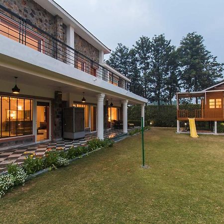 Stayvista At The Banyan Abode With Pool Table, Pet Friendly & Outdoor Pool Манесар Екстер'єр фото