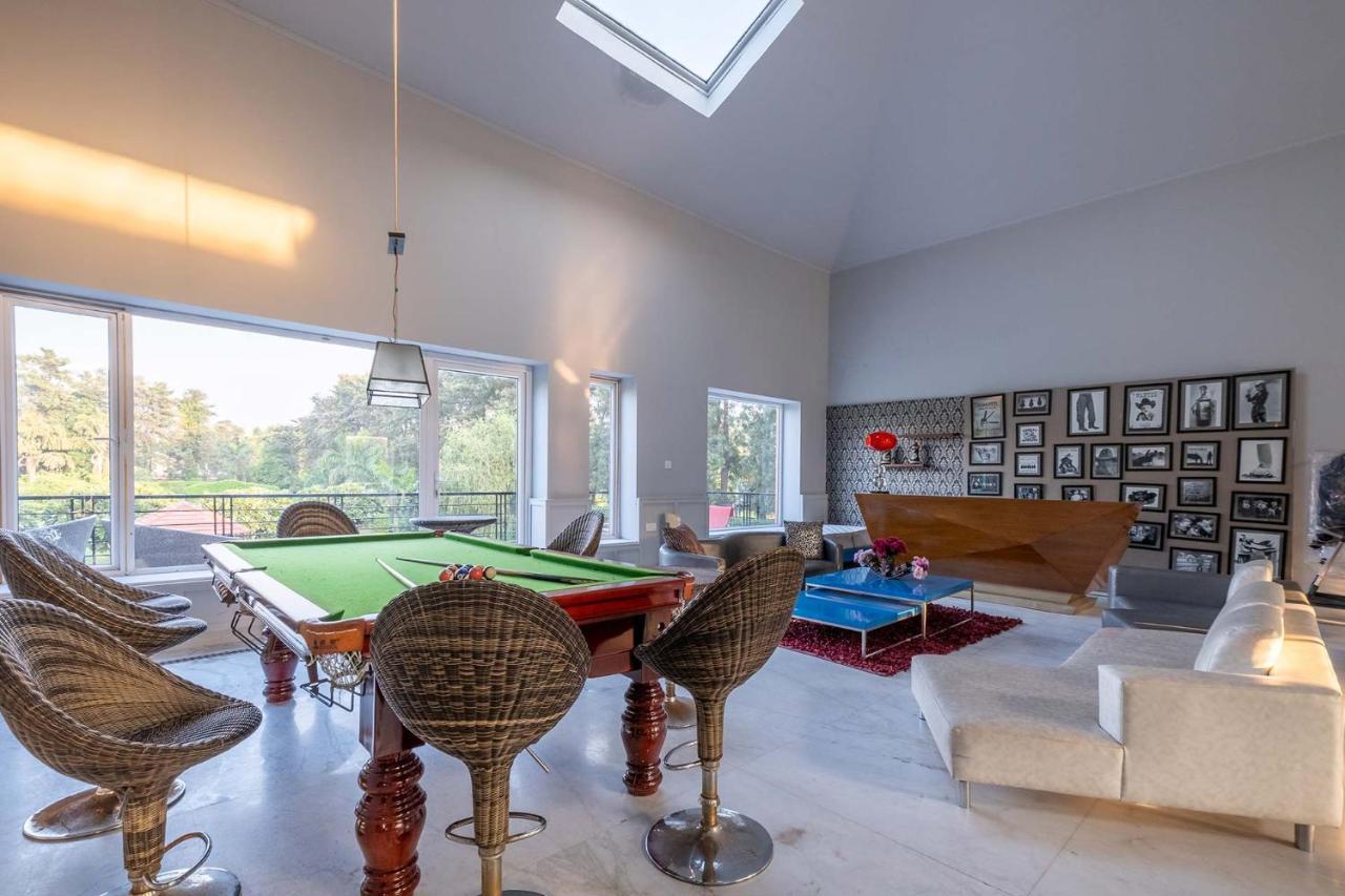 Stayvista At The Banyan Abode With Pool Table, Pet Friendly & Outdoor Pool Манесар Екстер'єр фото