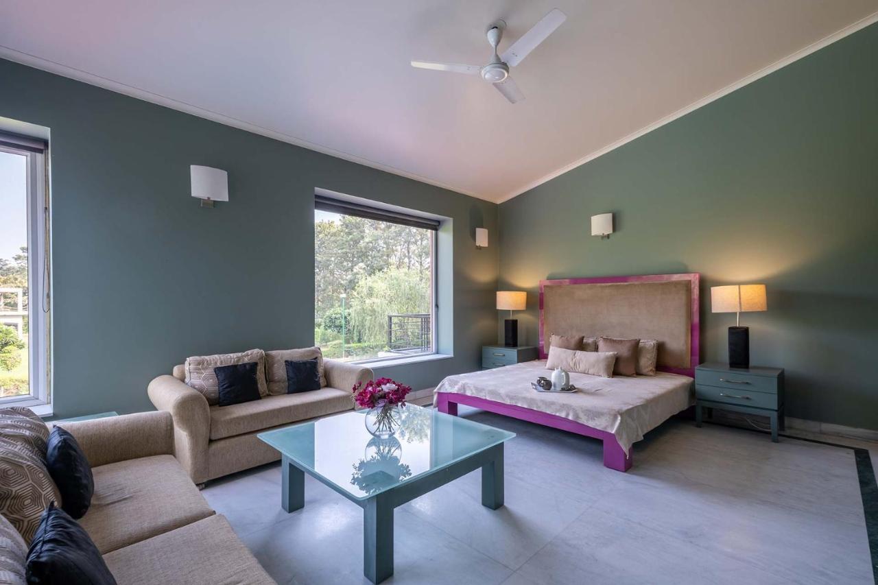 Stayvista At The Banyan Abode With Pool Table, Pet Friendly & Outdoor Pool Манесар Екстер'єр фото