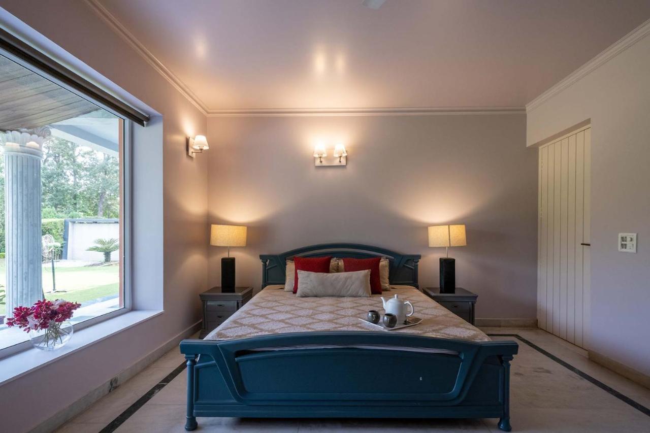 Stayvista At The Banyan Abode With Pool Table, Pet Friendly & Outdoor Pool Манесар Екстер'єр фото