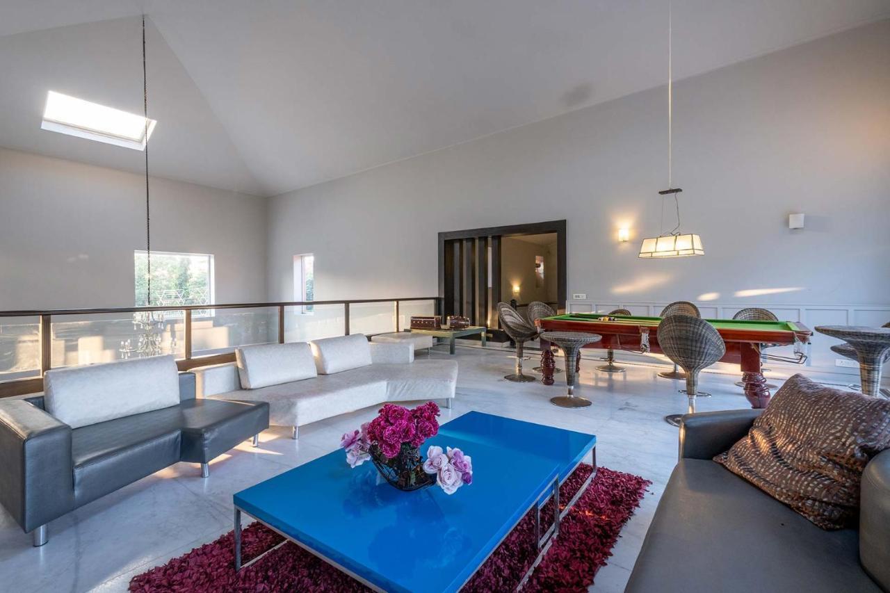 Stayvista At The Banyan Abode With Pool Table, Pet Friendly & Outdoor Pool Манесар Екстер'єр фото