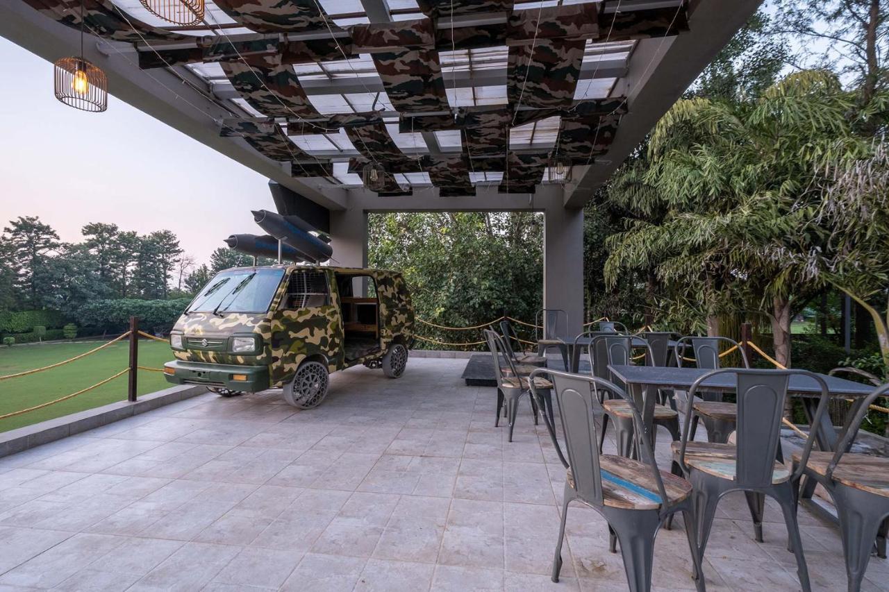 Stayvista At The Banyan Abode With Pool Table, Pet Friendly & Outdoor Pool Манесар Екстер'єр фото