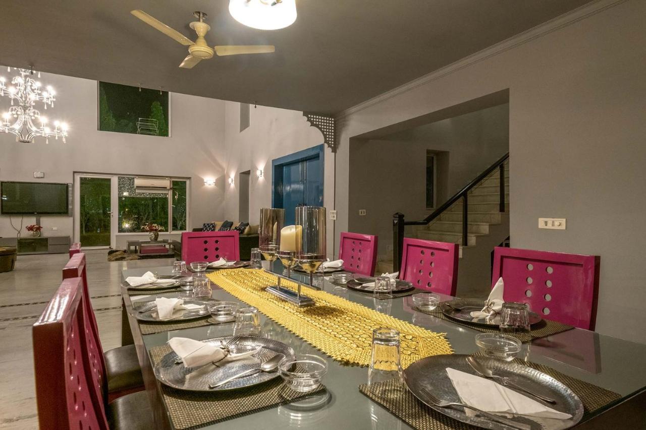 Stayvista At The Banyan Abode With Pool Table, Pet Friendly & Outdoor Pool Манесар Екстер'єр фото